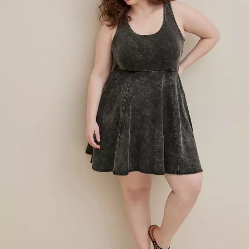 Torrid Black Foxy Skater Mini Dress w/ Pockets Sz 2 - Picture 2 of 6